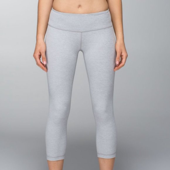Lululemon Wunder Under Crop - Picture 1 of 2